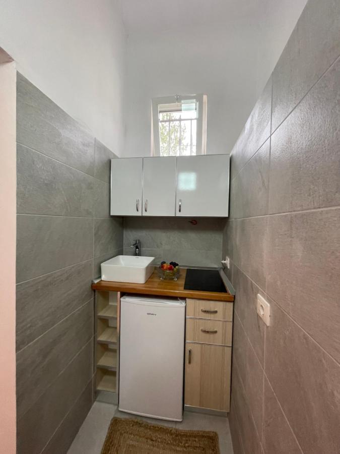 Skrapari Studio Apartment Zhaban Eksteriør billede